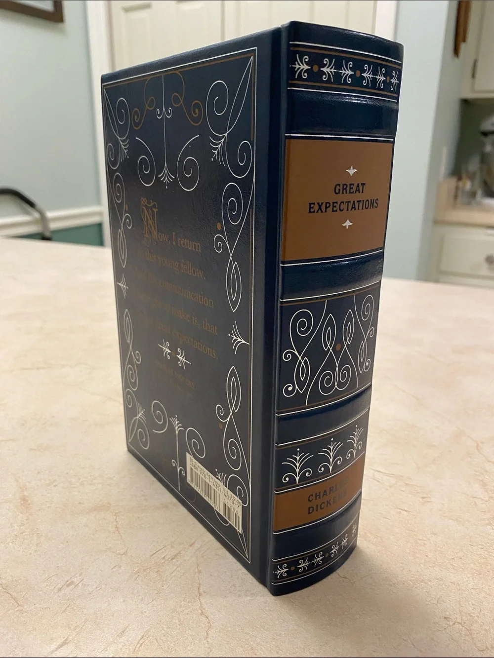 NWOT Great Expectations Hardcover by Charles Dickens - collector’s edition